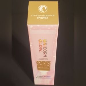 **3PACK** Unicorn Glow Hydrating Foundation- #07 Honey